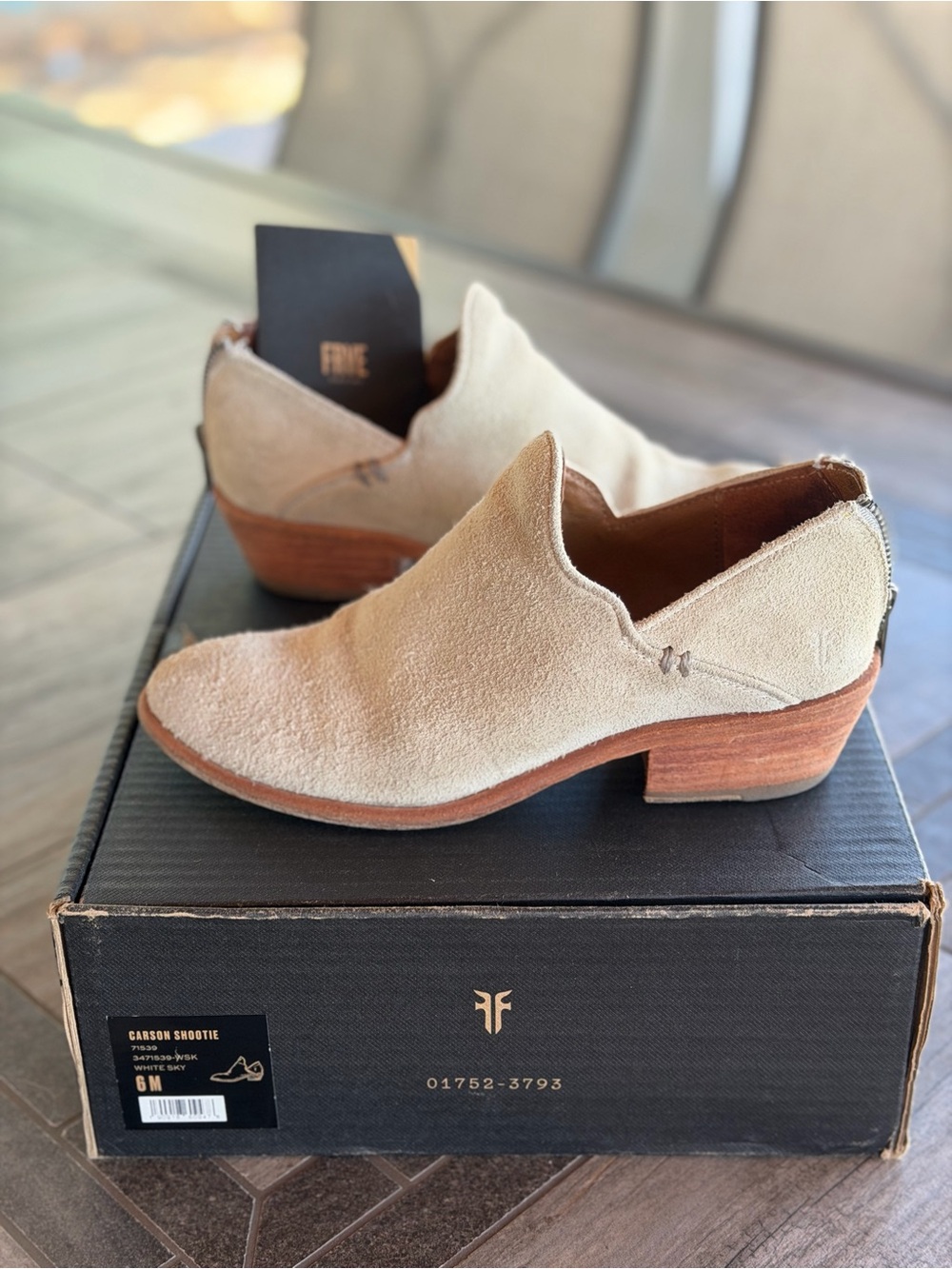 Frye Carson Shootie - White Sky